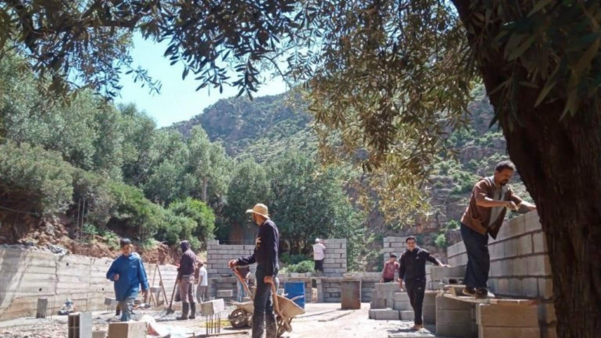 Chantier de construction à l’école primaire d’Aït Mechkour à l’Ourika.